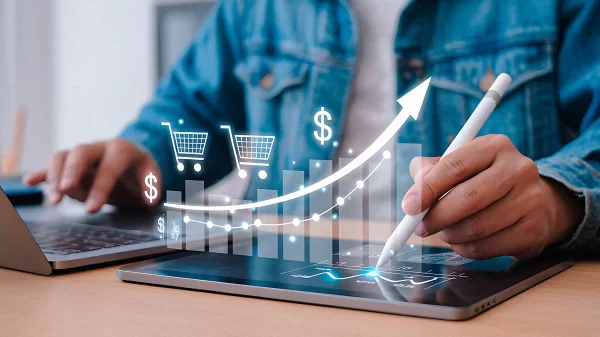 Consultora da Agicorr atendendo cliente sobre seguro de vida